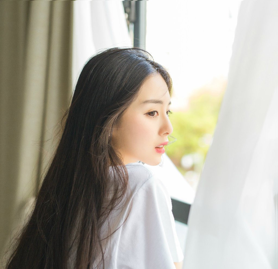 努力只能及格，拼命才能优秀。要么出众，要么出局，这是人生真谛。